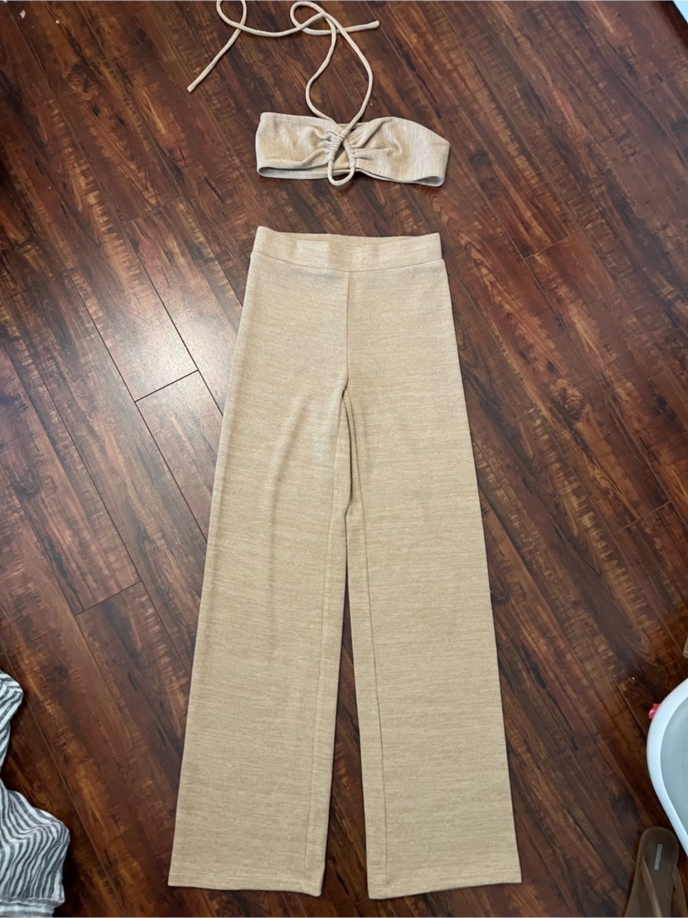 White Fox Beige Wide Leg Pants with matching top Set Size Medium NWT